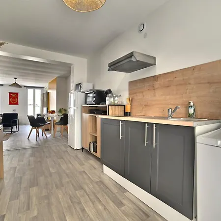 Ave César - Confort Moderne, Charme Gallo-Romain, Cœur de Ville, Tv 4K, Fibre Appartement Saintes