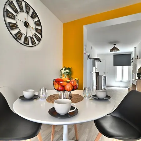 Ave César - Confort Moderne, Charme Gallo-Romain, Cœur de Ville, Tv 4K, Fibre Saintes